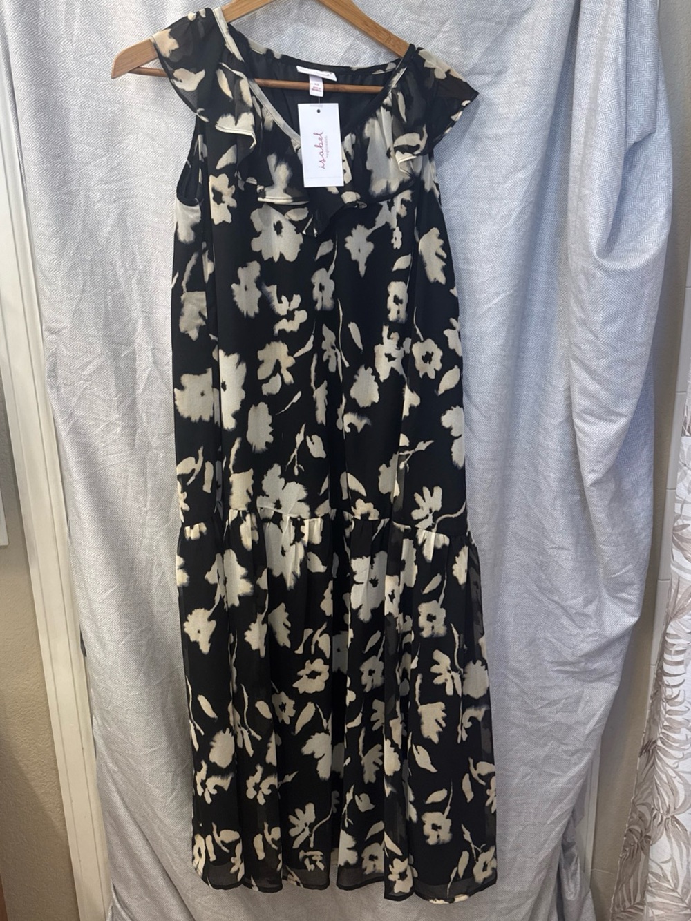 New Ingrid & Isabel Maternity Dress Women XS Black Flowers Long Sleeveless NWT